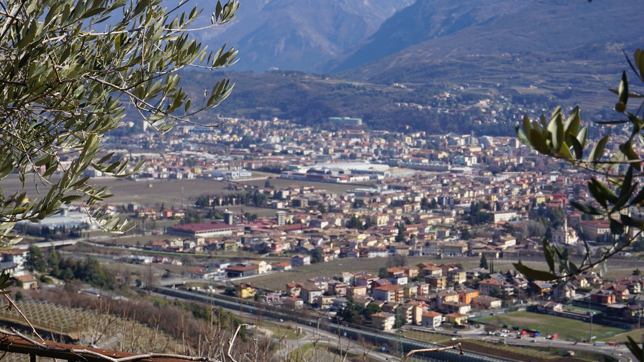 Photo of Others in Isera
