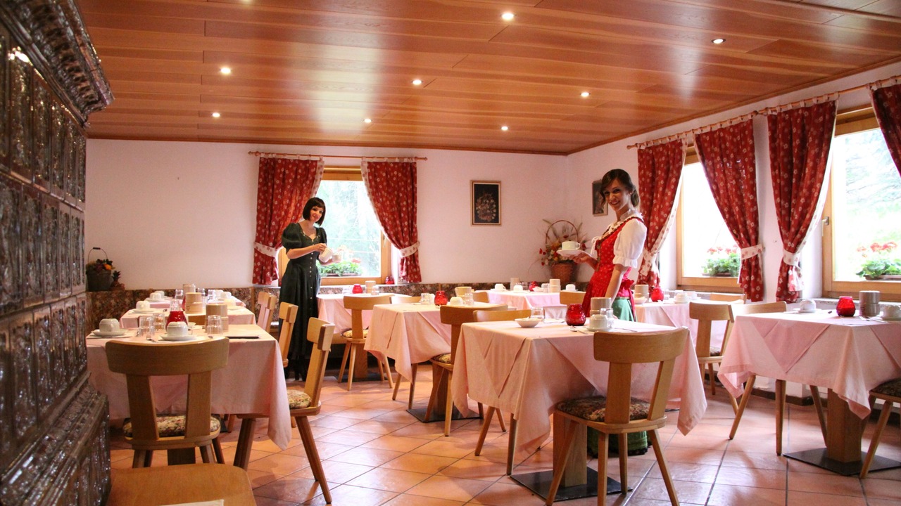Photo of Others in Ruffre