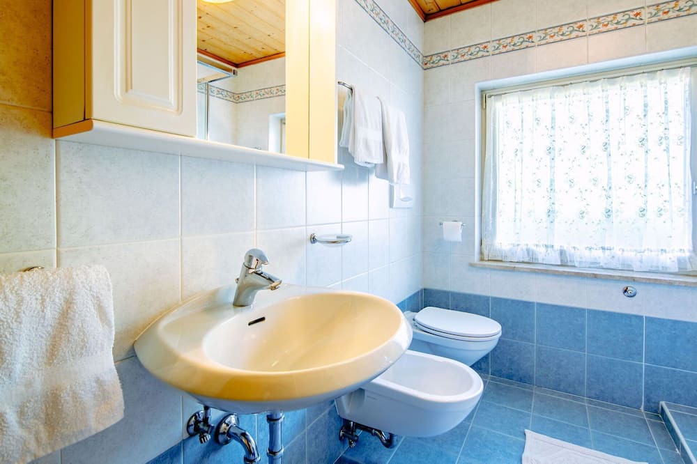 Photo of Bathroom in San Giovanni di Fassa