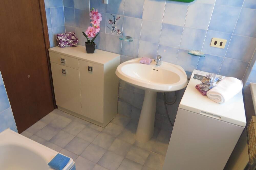 Photo of Bathroom in Brentonico