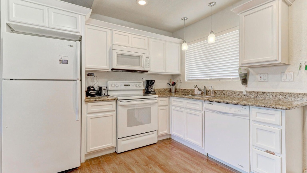 Photo of Kitchen in Fashion Square