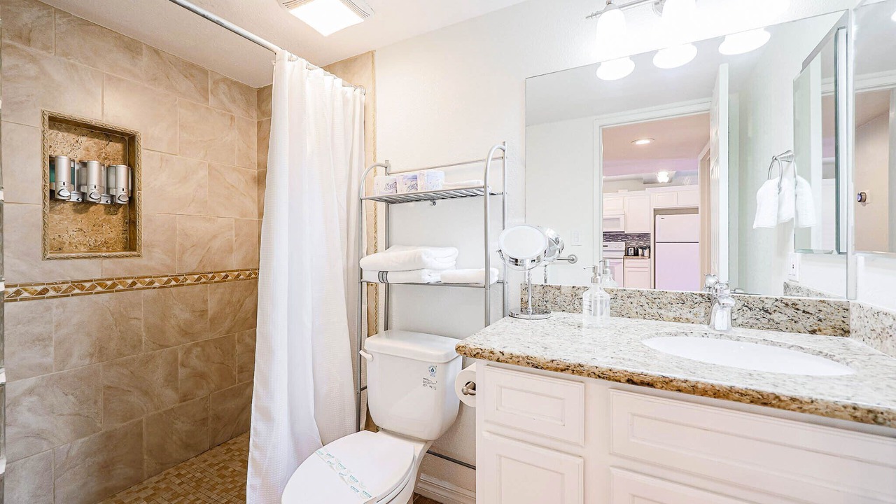 Photo of Bathroom in Fashion Square
