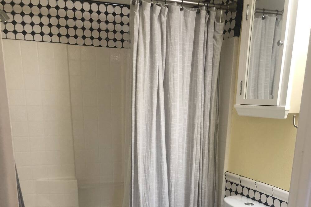 Photo of Bathroom in Woodlands Village