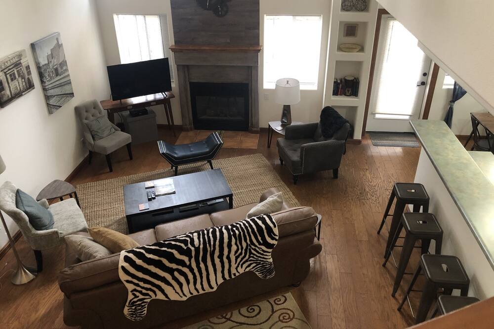 Photo of Livingroom in Woodlands Village