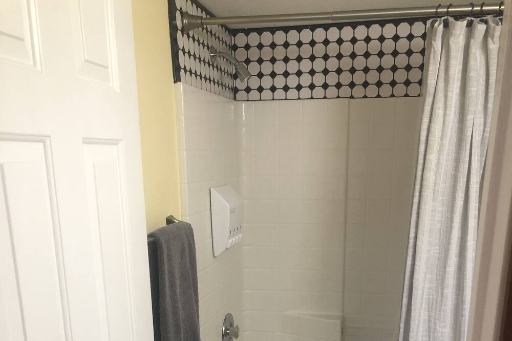 Photo of Bathroom in Woodlands Village