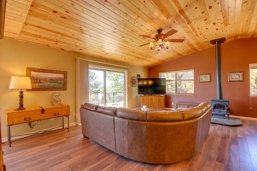 Photo of Bedroom in Highland Pines