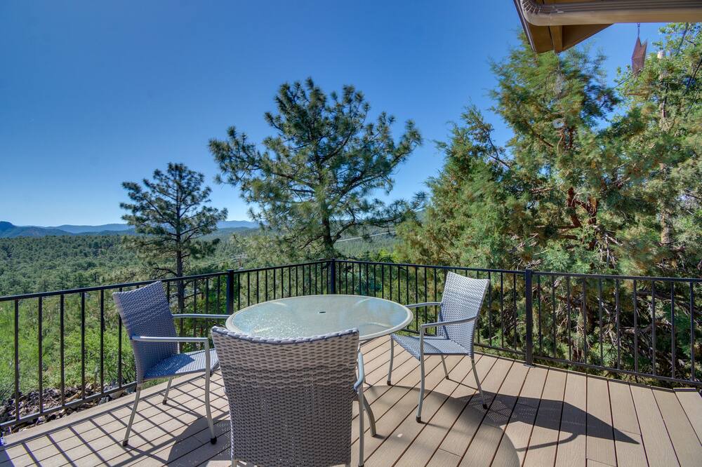 Photo of Outdoor in Highland Pines