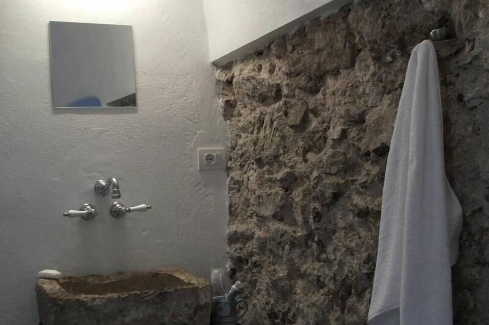 Photo of Bathroom in Erchie