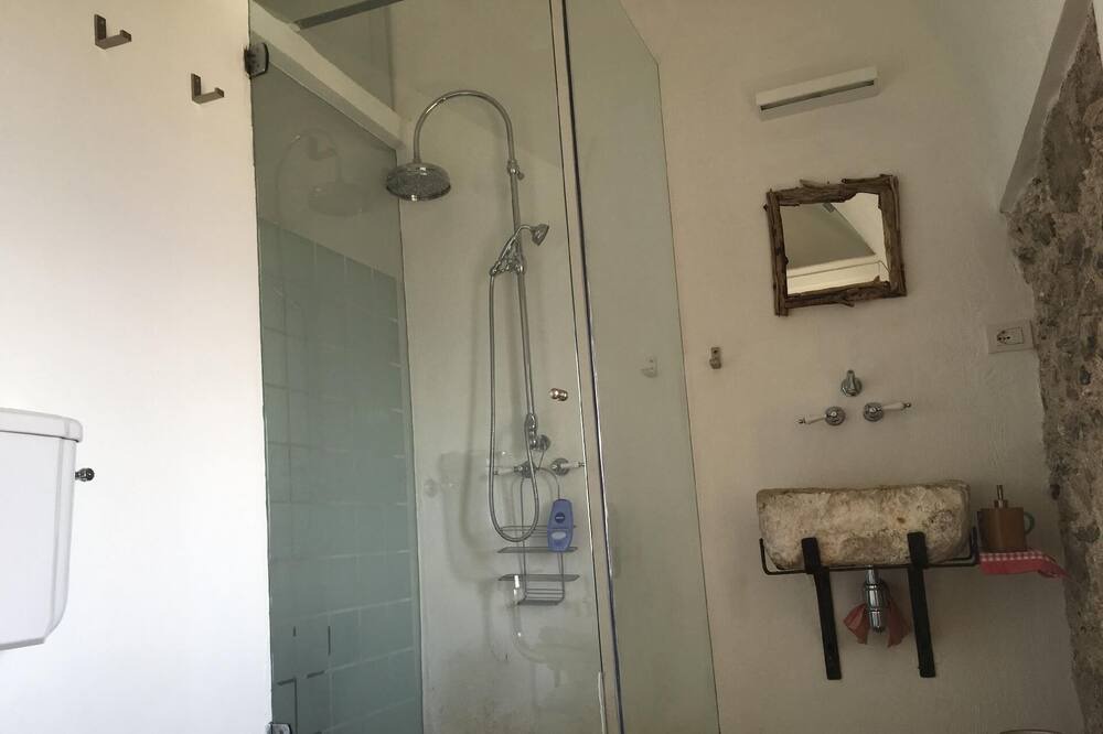 Photo of Bathroom in Erchie