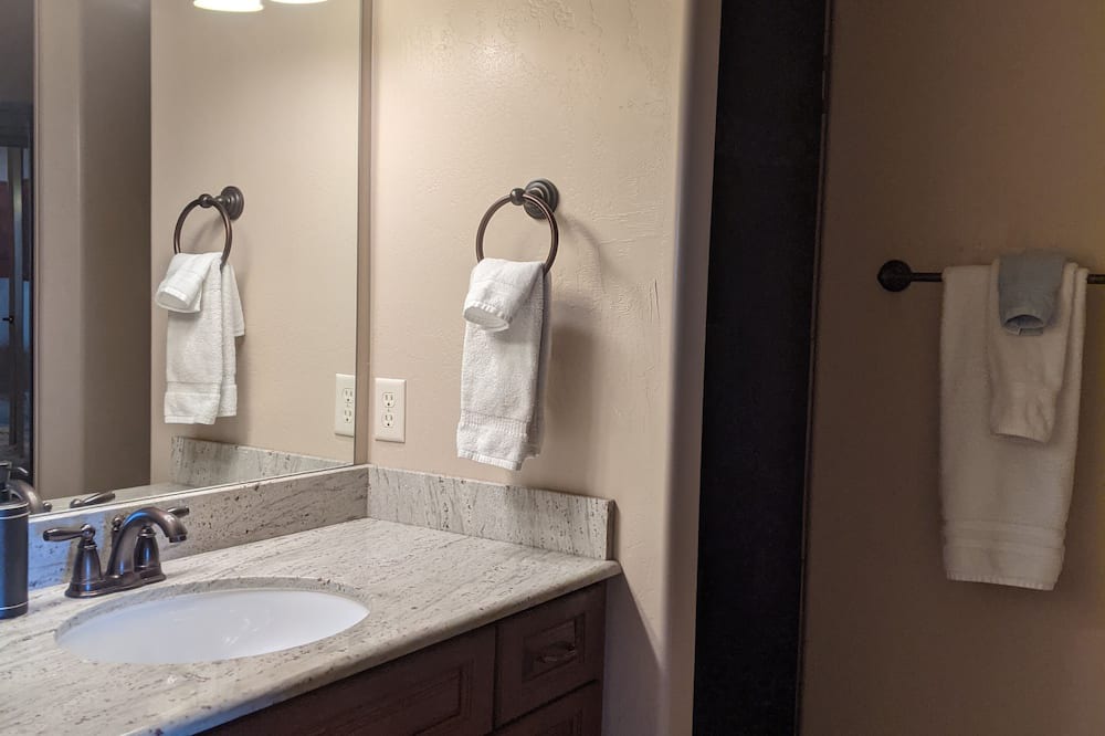 Photo of Bathroom in Page