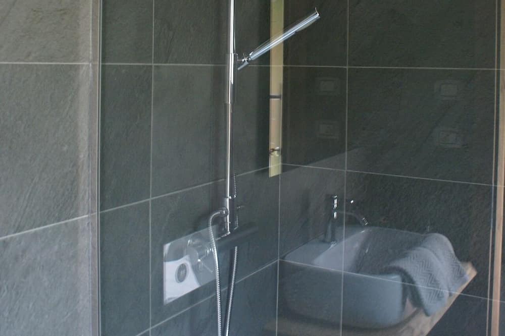 Photo of Bathroom in Cavedine