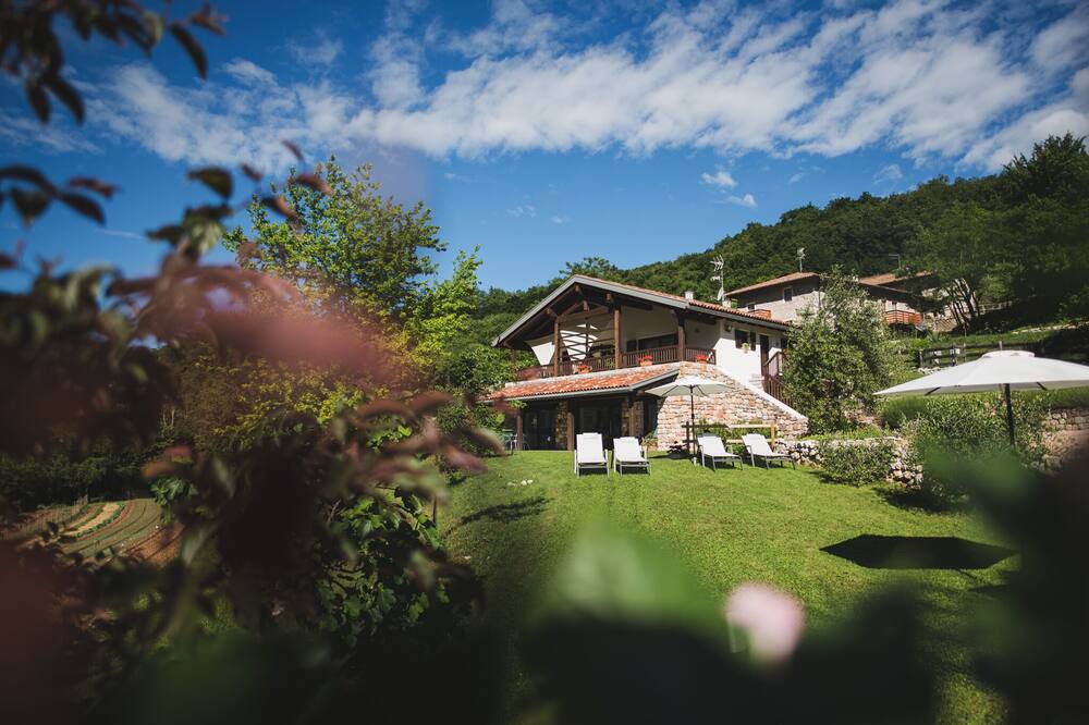Photo of Outdoor in Cavedine