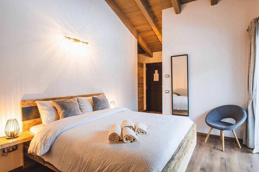 Photo of Bedroom in Cavedine