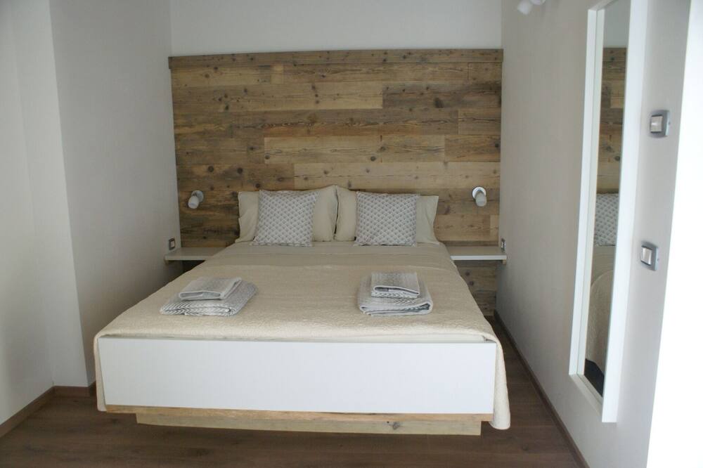 Photo of Bedroom in Cavedine