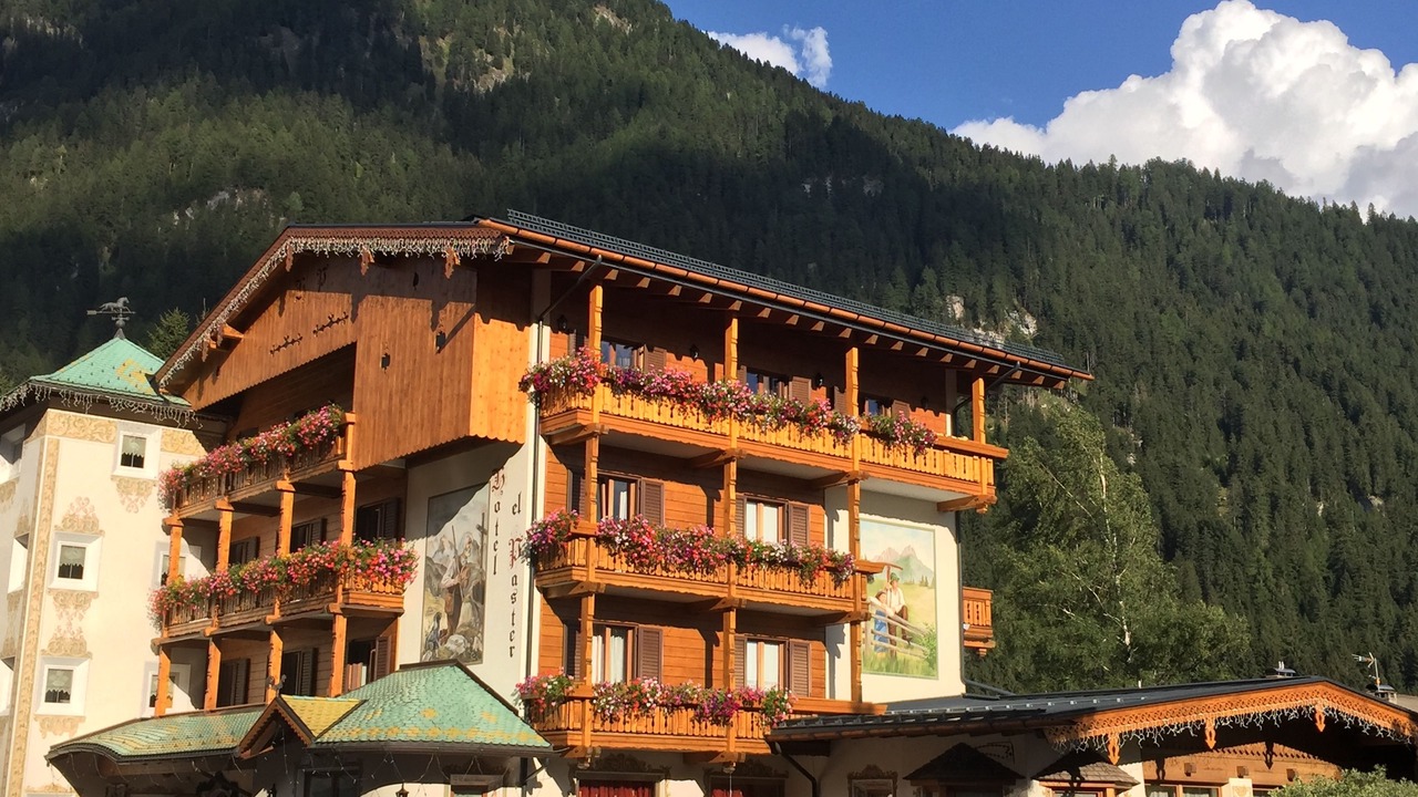 Photo of Outdoor in Pera