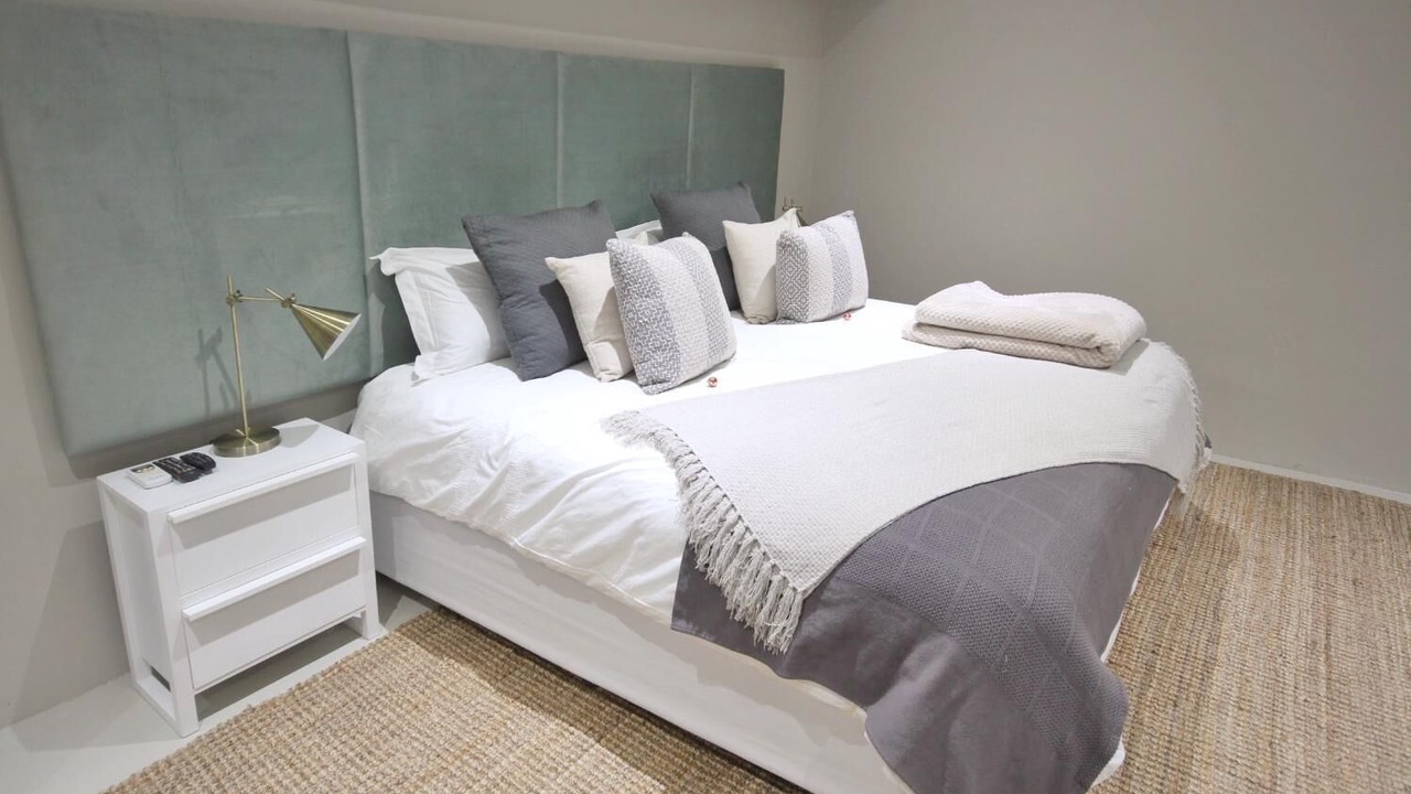 Photo of Bedroom in Curry's Post