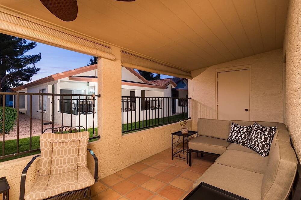 Photo of Outdoor in Val Vista Lakes