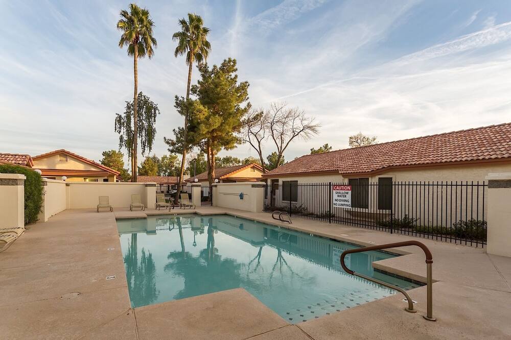 Photo of Outdoor in Val Vista Lakes