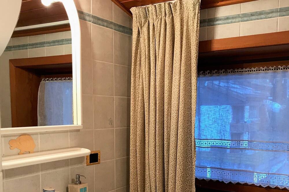 Photo of Bathroom in Palu
