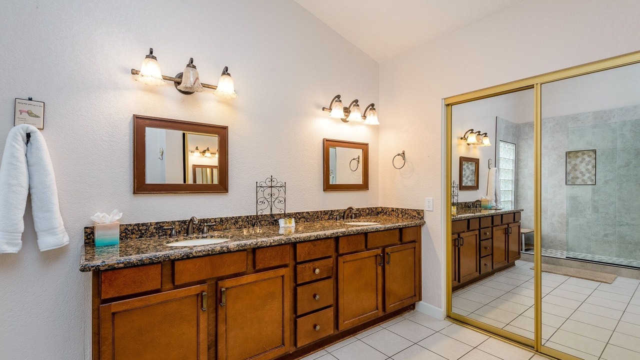 Photo of Bathroom in Paradise Vista Estates