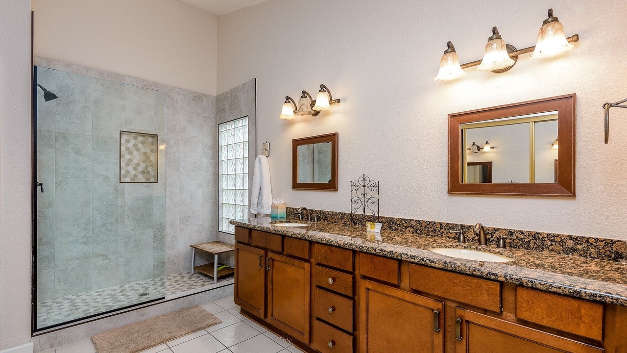 Photo of Bathroom in Paradise Vista Estates