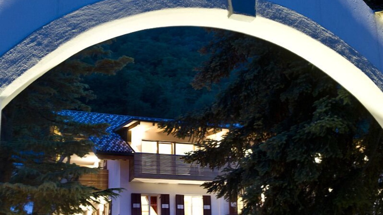 Photo of Buildings in Nalles