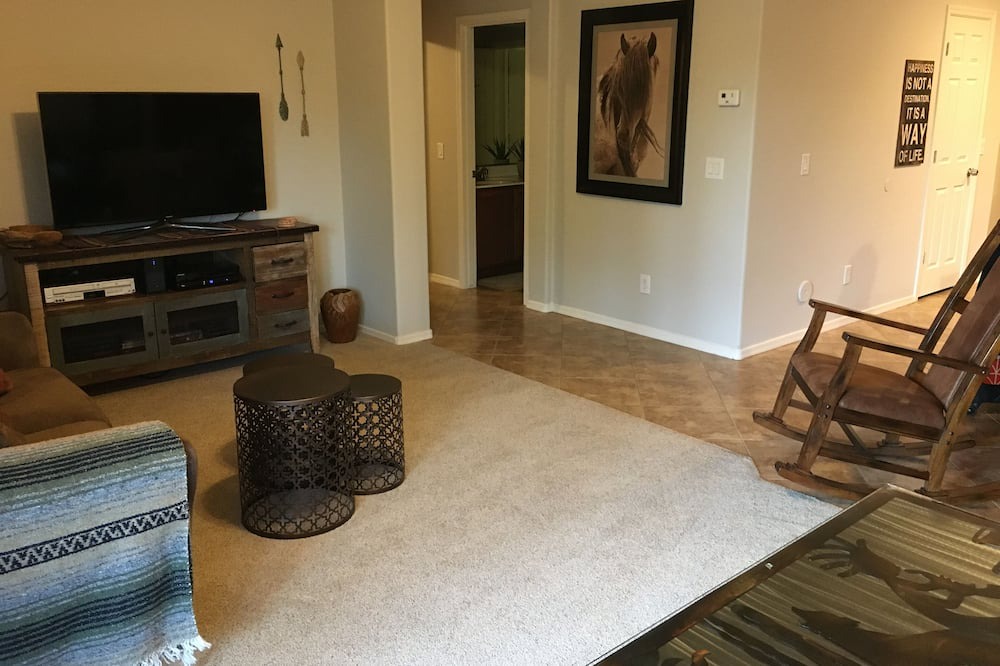 Photo of Livingroom in Entrada Del Oro