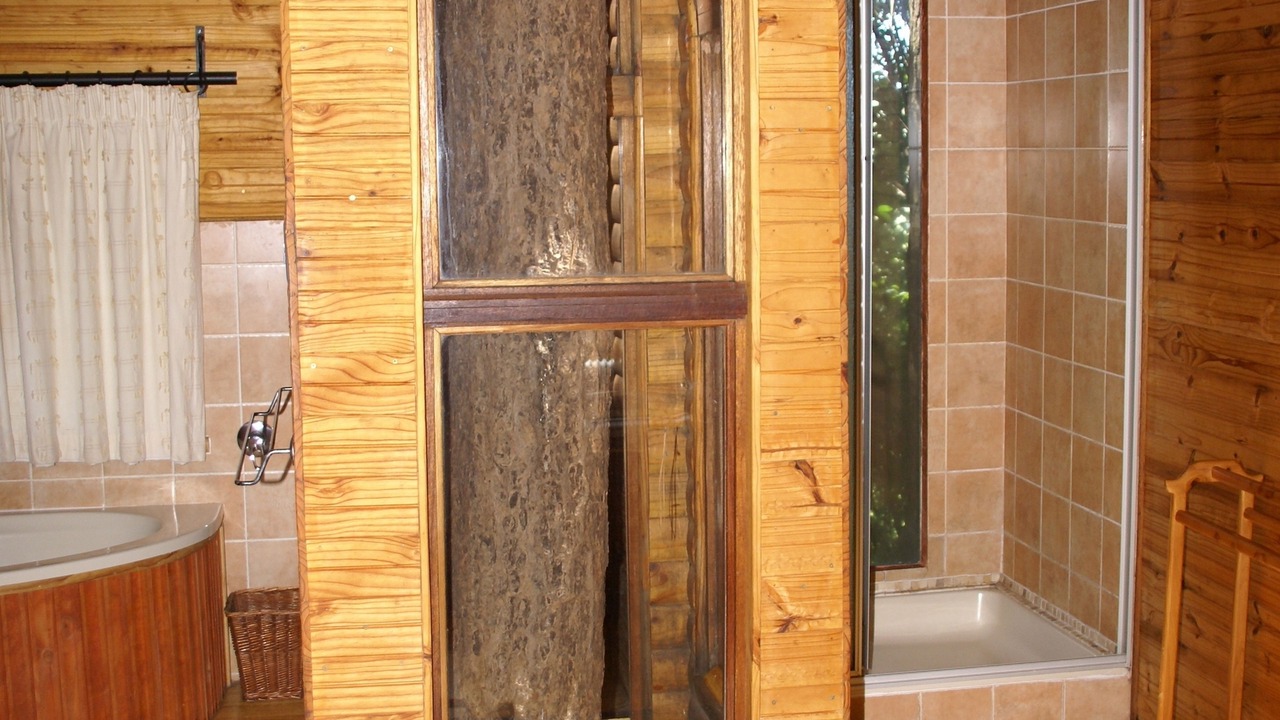 Photo of Bathroom in Cathkin Park