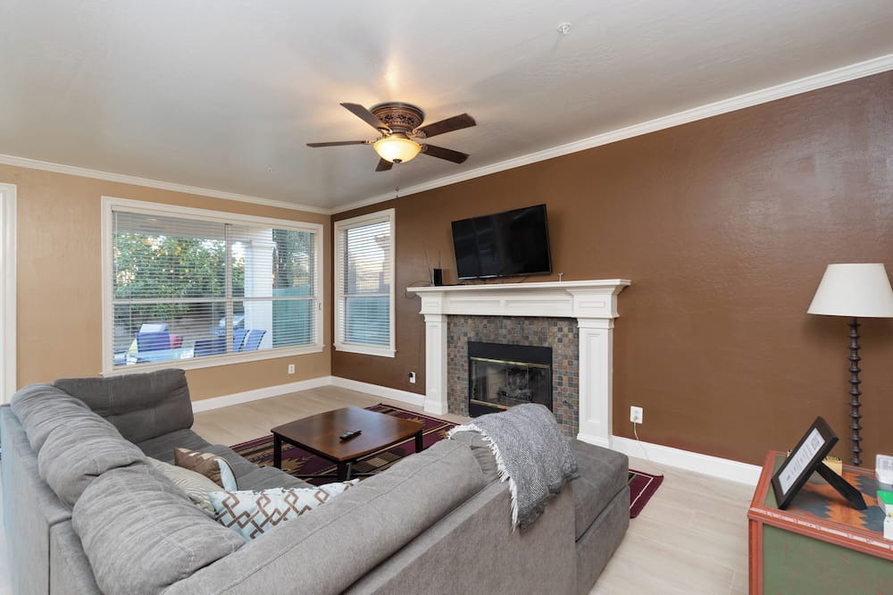 Photo of Bedroom in Aztec Corridor