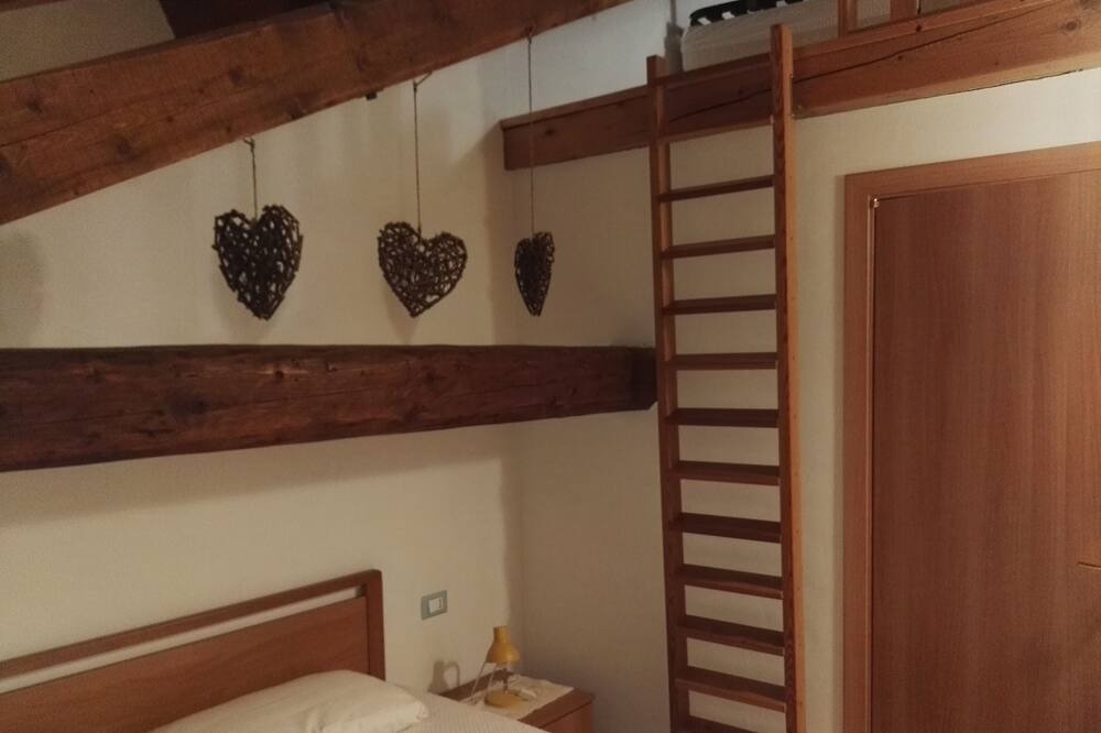 Photo of Bedroom in Prade