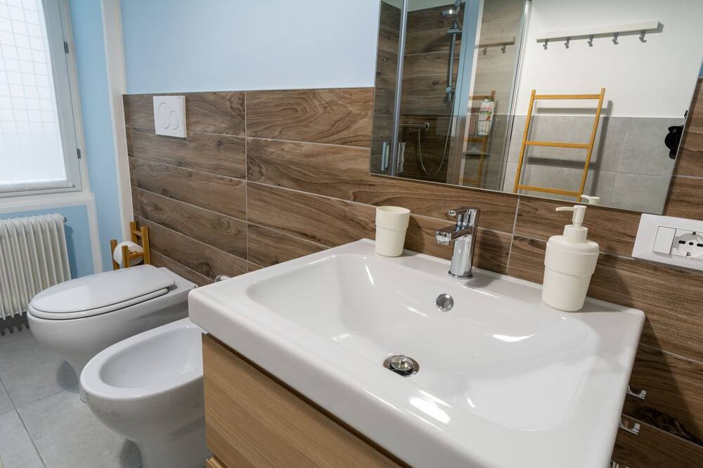 Photo of Bathroom in Barco