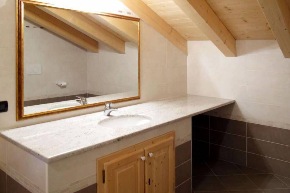 Photo of Bathroom in San Giovanni di Fassa