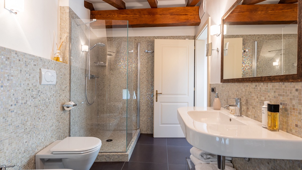 Photo of Bathroom in Ravina