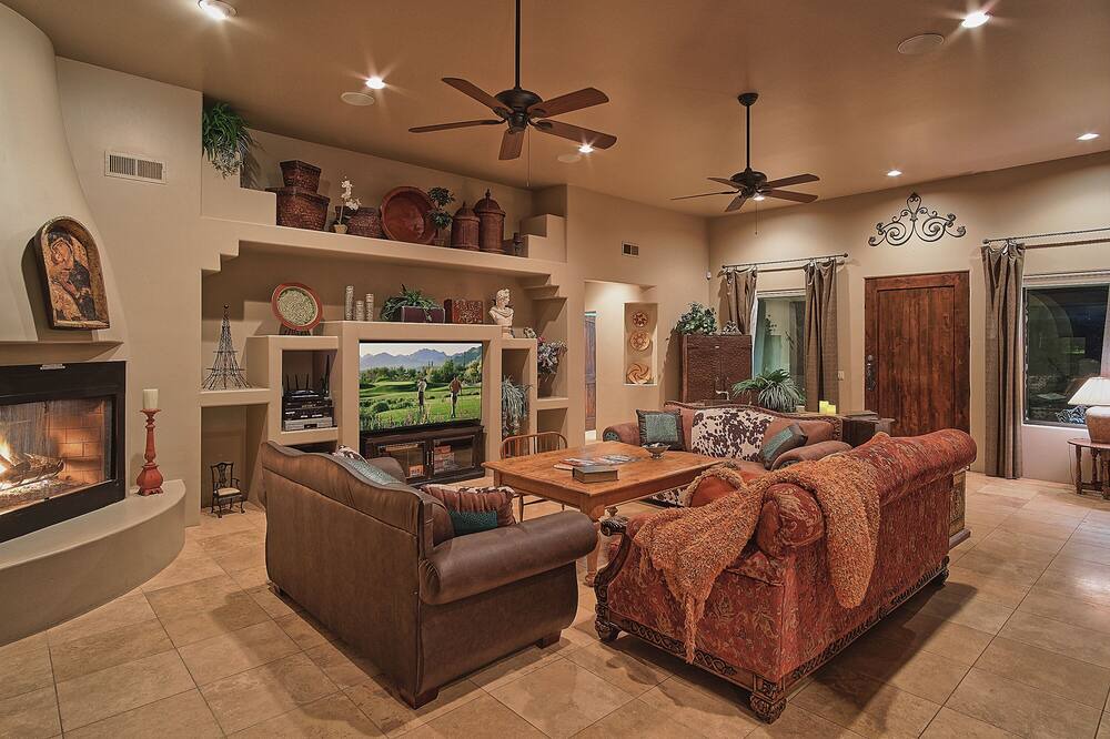 Photo of Livingroom in Cave Creek