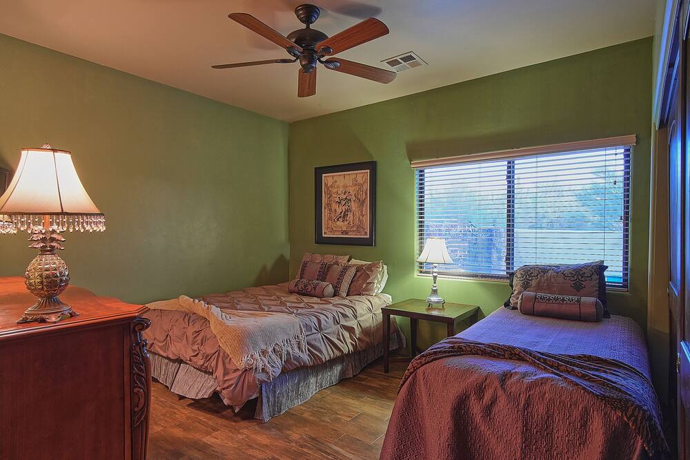 Photo of Bedroom in Cave Creek