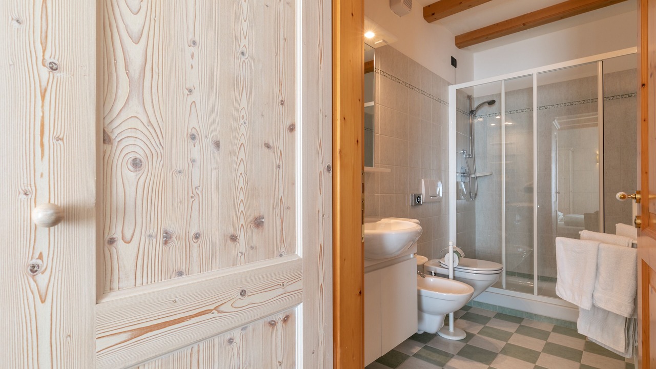 Photo of Bathroom in Lenzumo