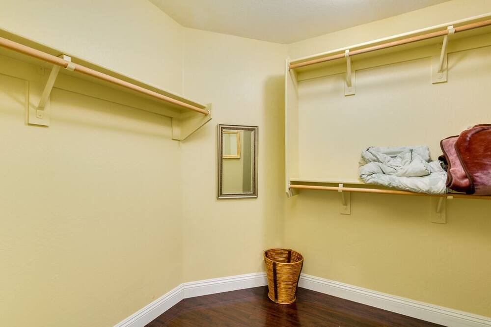 Photo of Bedroom in Paradise Valley Village
