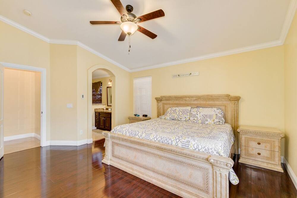 Photo of Bedroom in Paradise Valley Village