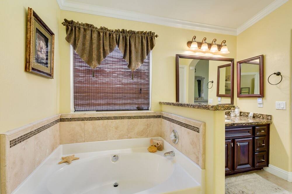 Photo of Bathroom in Paradise Valley Village