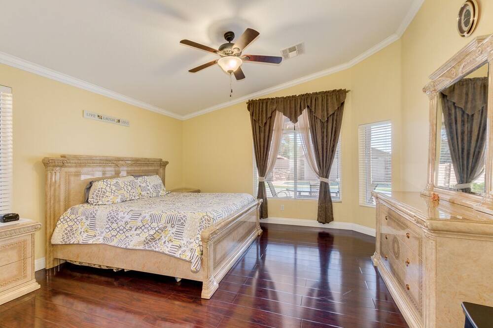 Photo of Bedroom in Paradise Valley Village