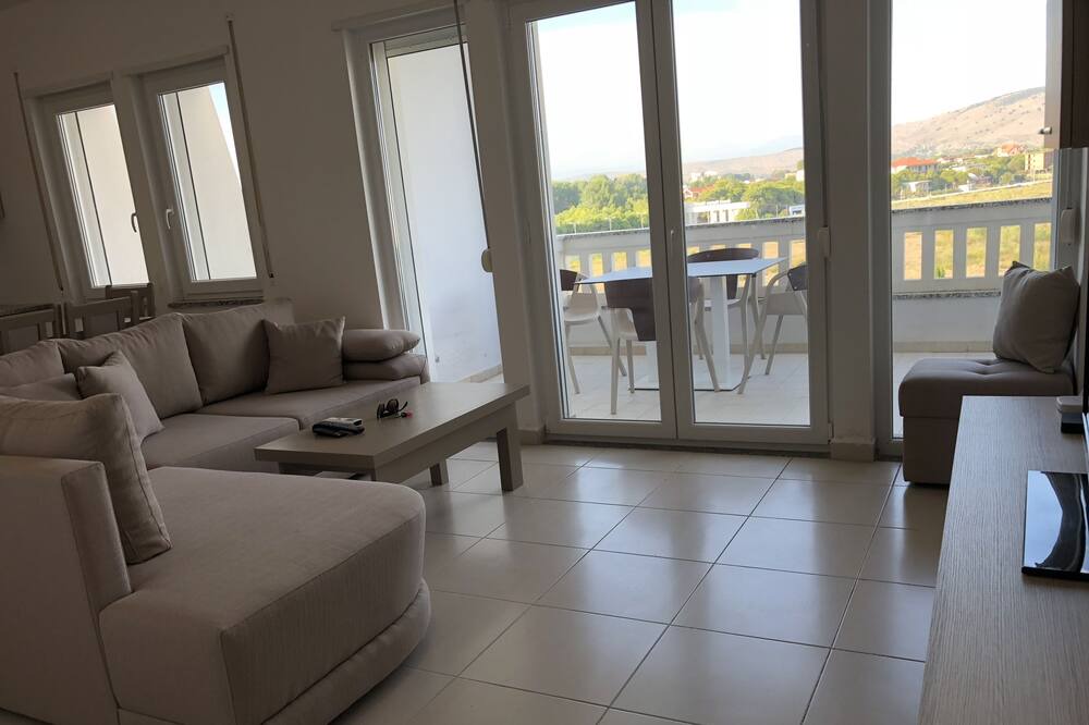 Photo of Patio Balcony in Velipoje