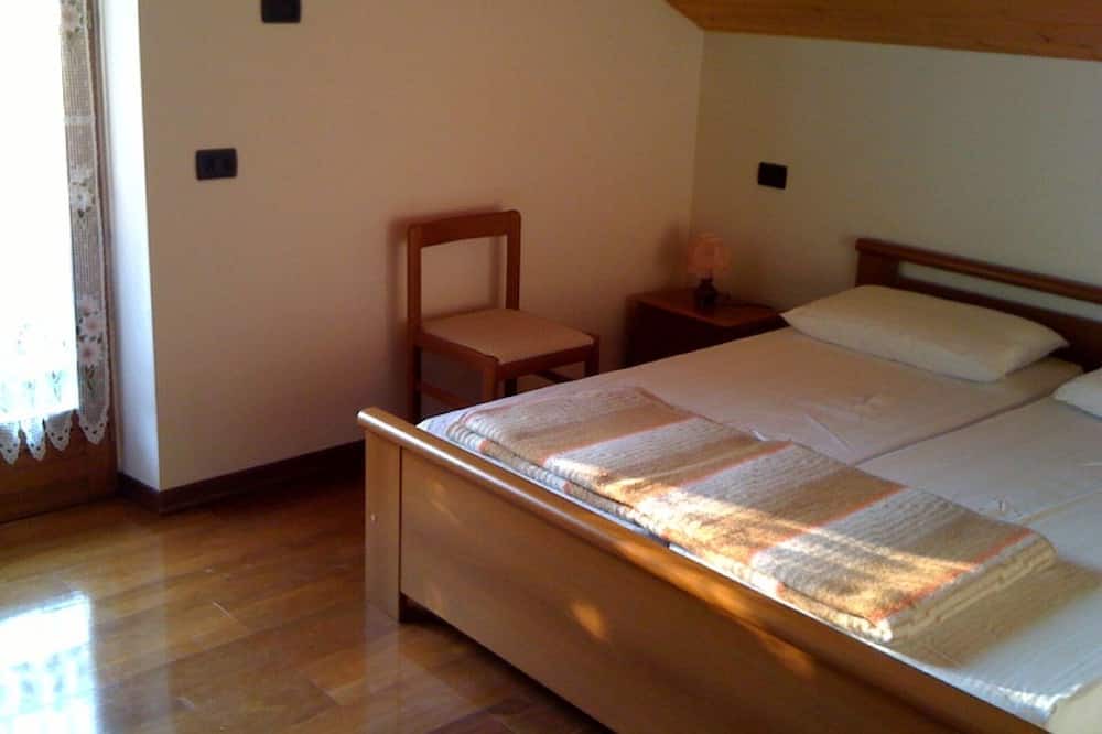 Photo of Bedroom in Pellizzano