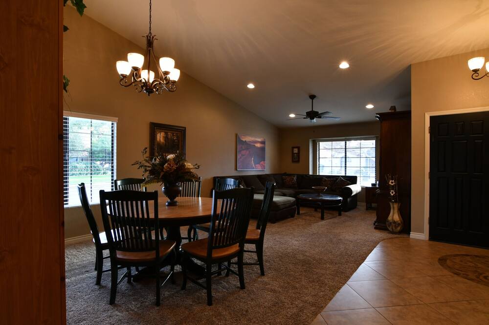 Photo of Kitchen in Val Vista Lakes