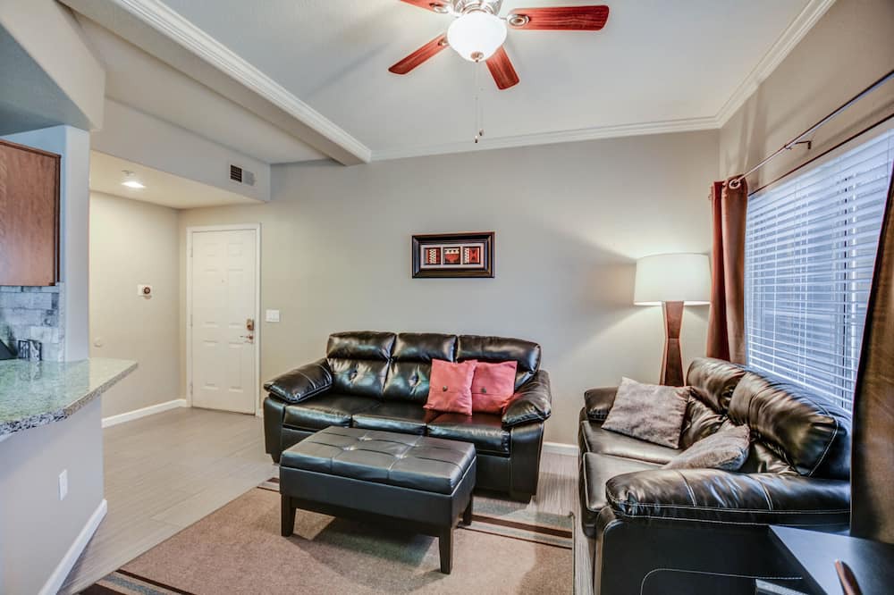 Photo of Livingroom in Mountain Park Ranch