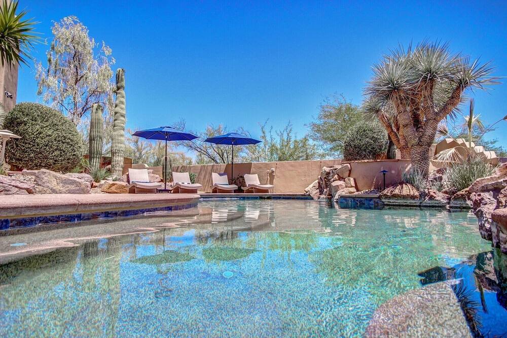 Photo of Outdoor in Sunset Hills Estates