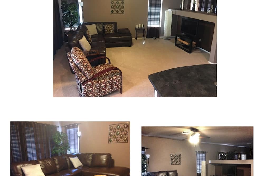 Photo of Livingroom in Maricopa