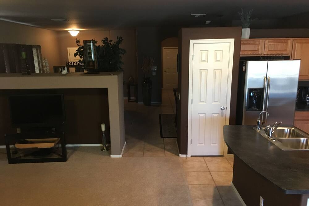Photo of Bedroom in Maricopa