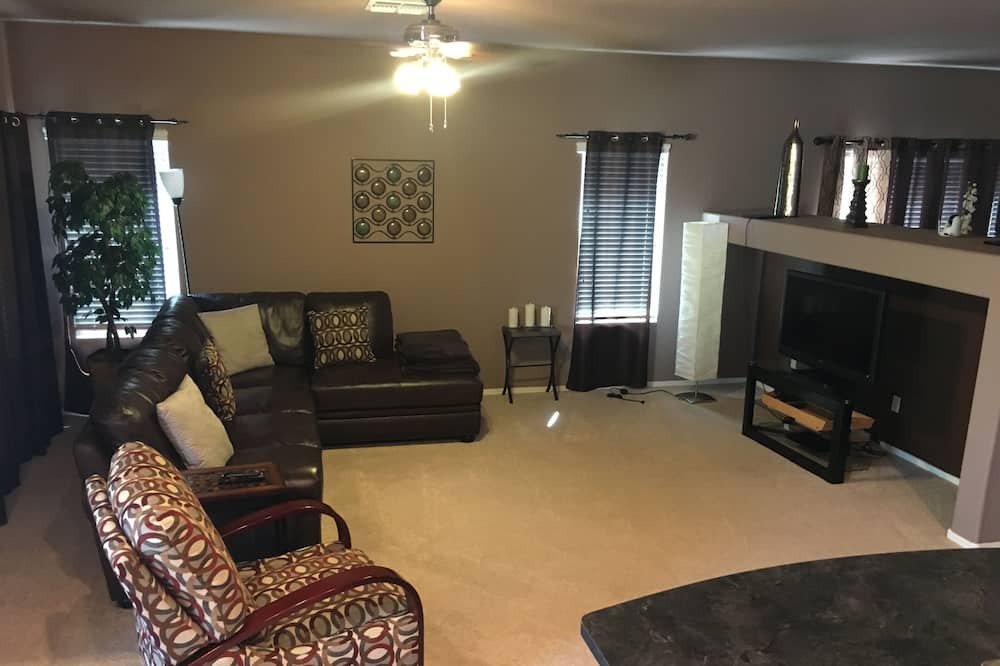Photo of Livingroom in Maricopa