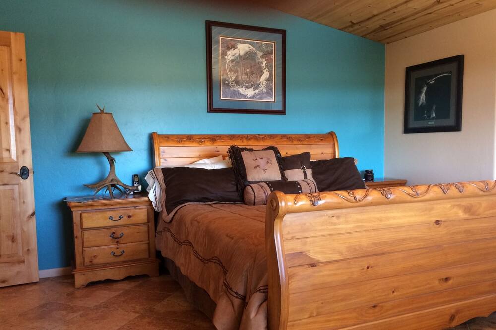 Photo of Bedroom in Elgin