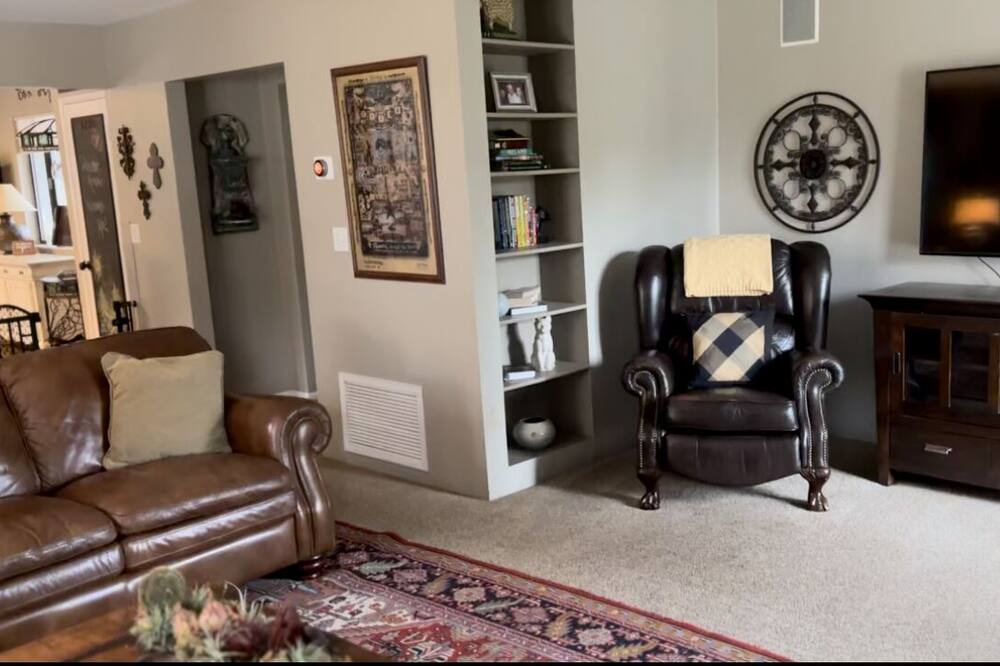Photo of Livingroom in Prescott